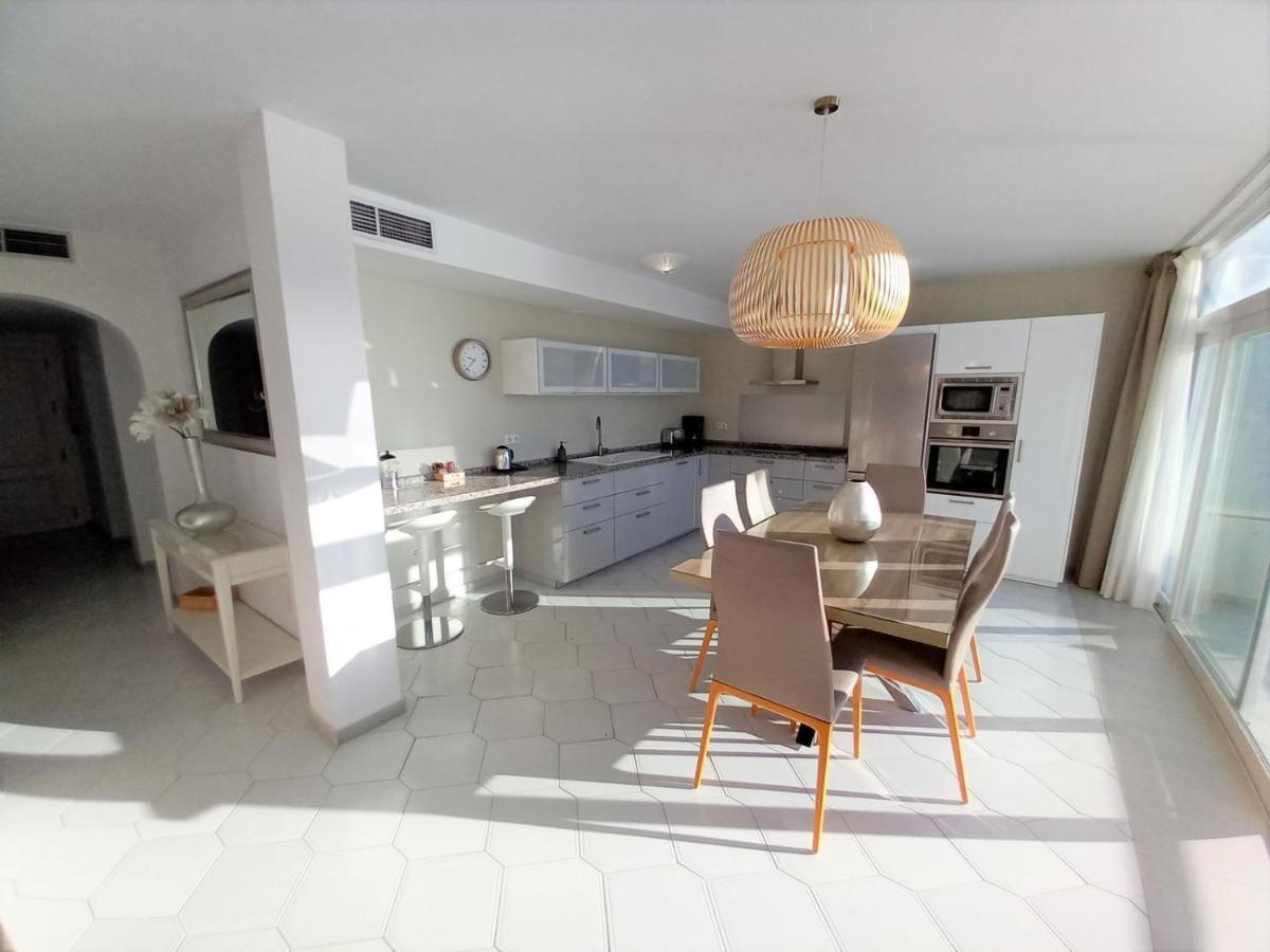 Miraflores Beachfront Penthouse Sitio de Calahonda Dış mekan fotoğraf