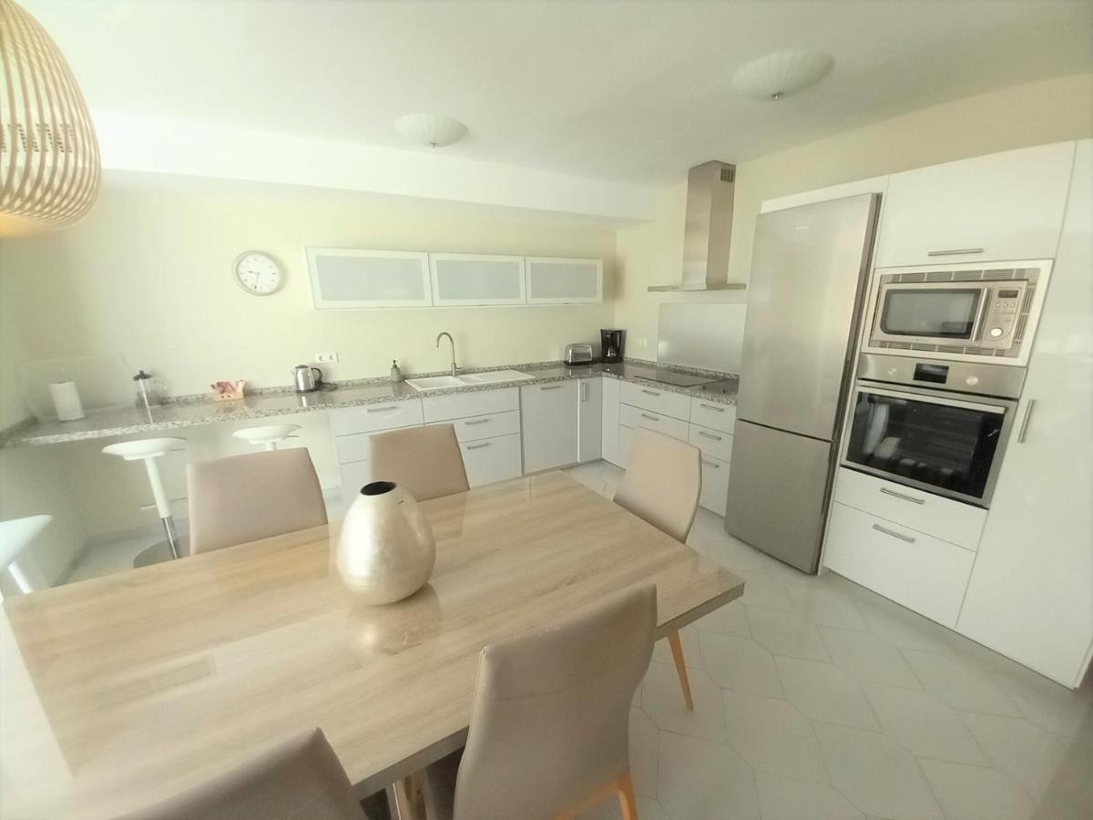 Miraflores Beachfront Penthouse Sitio de Calahonda Dış mekan fotoğraf