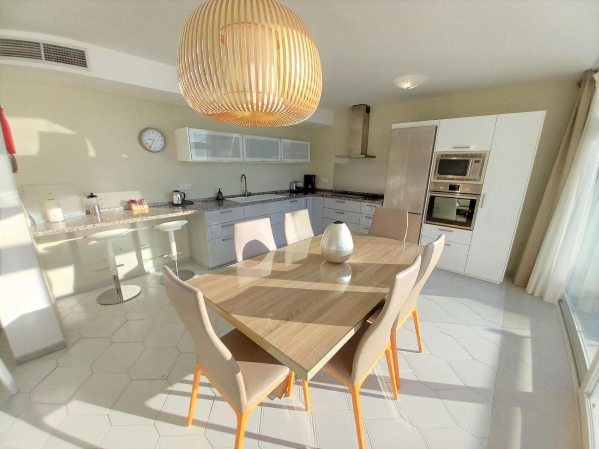 Miraflores Beachfront Penthouse Sitio de Calahonda Dış mekan fotoğraf